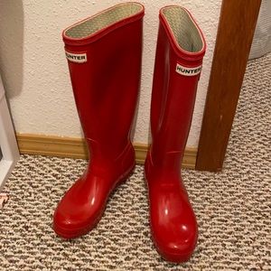 Red Hunter tall gloss rain boots